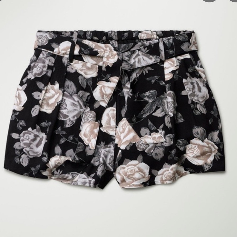 Aritzia Talula Nezu Floral Belted High Waist Short size 8 NWT - black & boho tan